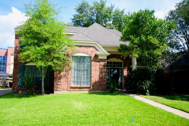 3019 Country Club Blvd, Sugar Land, TX 77478