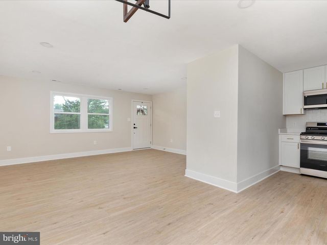 4401 HAMILTON DR, Woodbridge, VA 22193