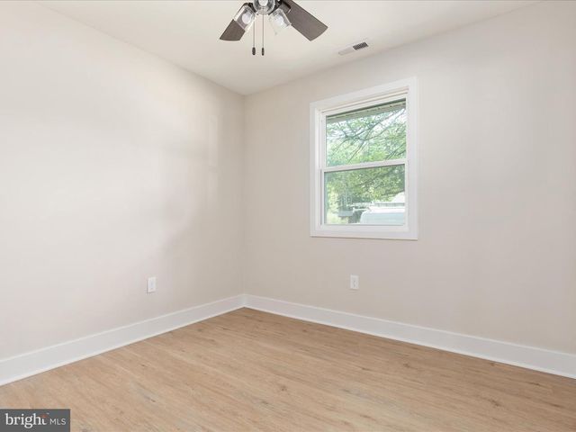 4401 HAMILTON DR, Woodbridge, VA 22193