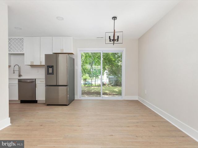 4401 HAMILTON DR, Woodbridge, VA 22193