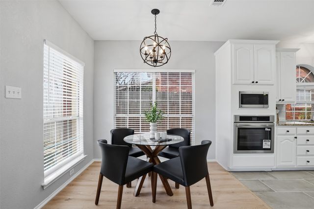 4304 Vine Ridge Court, Arlington, TX 76017