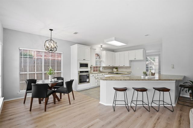 4304 Vine Ridge Court, Arlington, TX 76017