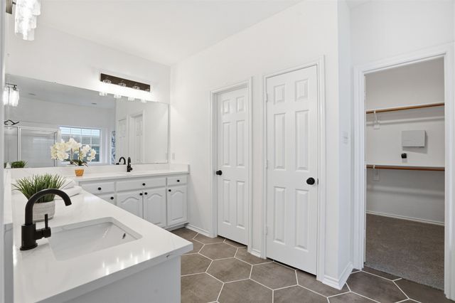 4304 Vine Ridge Court, Arlington, TX 76017