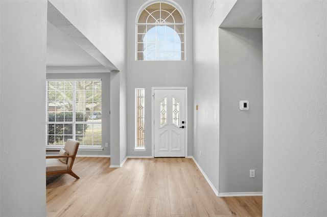 4304 Vine Ridge Court, Arlington, TX 76017