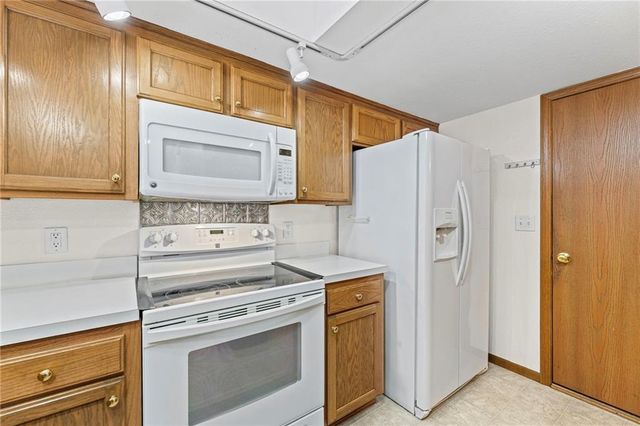 962 E Wildcat Run Street, Gardner, KS 66030