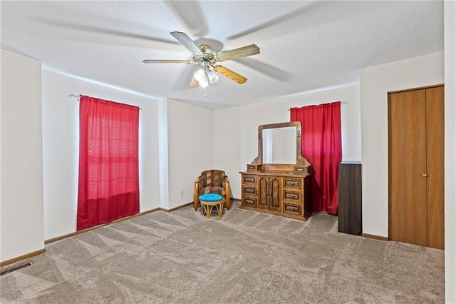 962 E Wildcat Run Street, Gardner, KS 66030