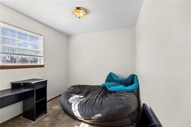 962 E Wildcat Run Street, Gardner, KS 66030