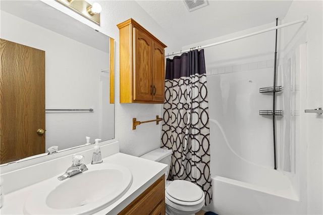 962 E Wildcat Run Street, Gardner, KS 66030