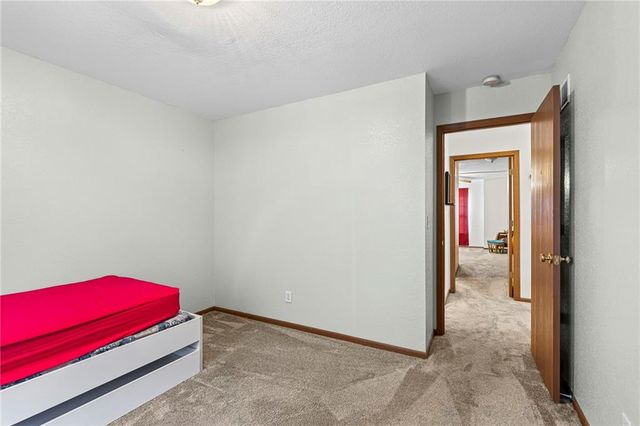 962 E Wildcat Run Street, Gardner, KS 66030