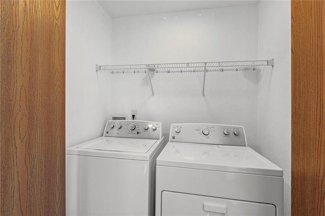 962 E Wildcat Run Street, Gardner, KS 66030