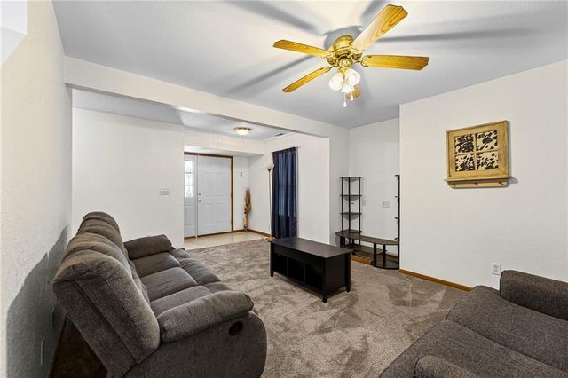 962 E Wildcat Run Street, Gardner, KS 66030