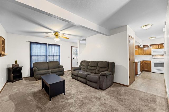 962 E Wildcat Run Street, Gardner, KS 66030