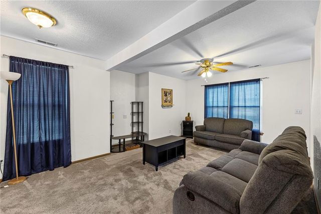 962 E Wildcat Run Street, Gardner, KS 66030