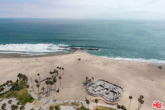 33 26th Avenue, Venice, CA 90291