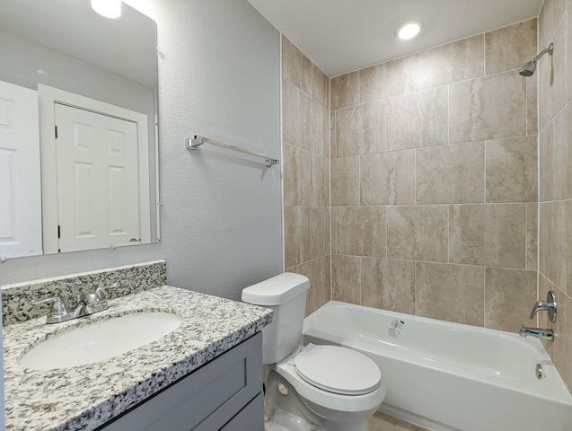 6811 Glass Street B, Houston, TX 77016