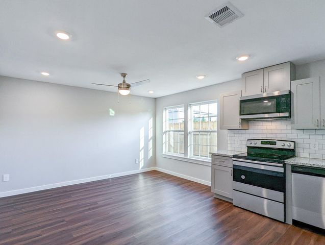 6811 Glass Street B, Houston, TX 77016