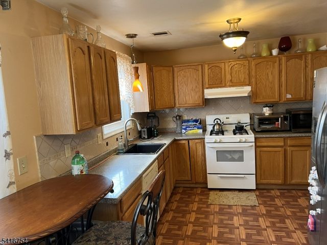 415 Wheatsheaf Rd, Roselle Boro, NJ 07203