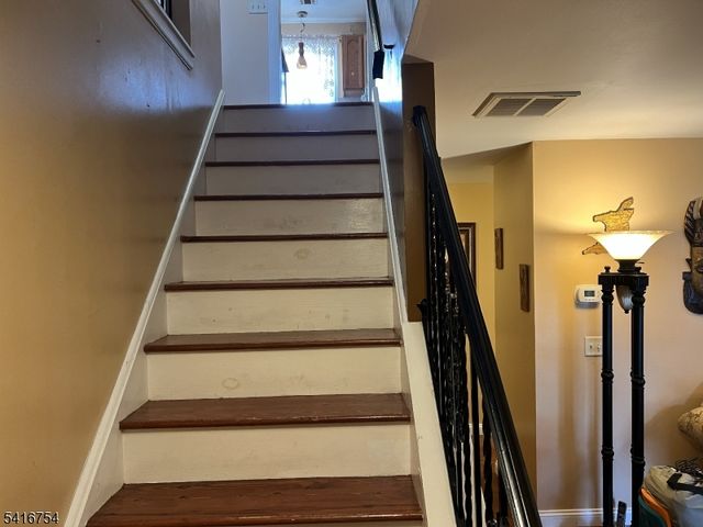 415 Wheatsheaf Rd, Roselle Boro, NJ 07203