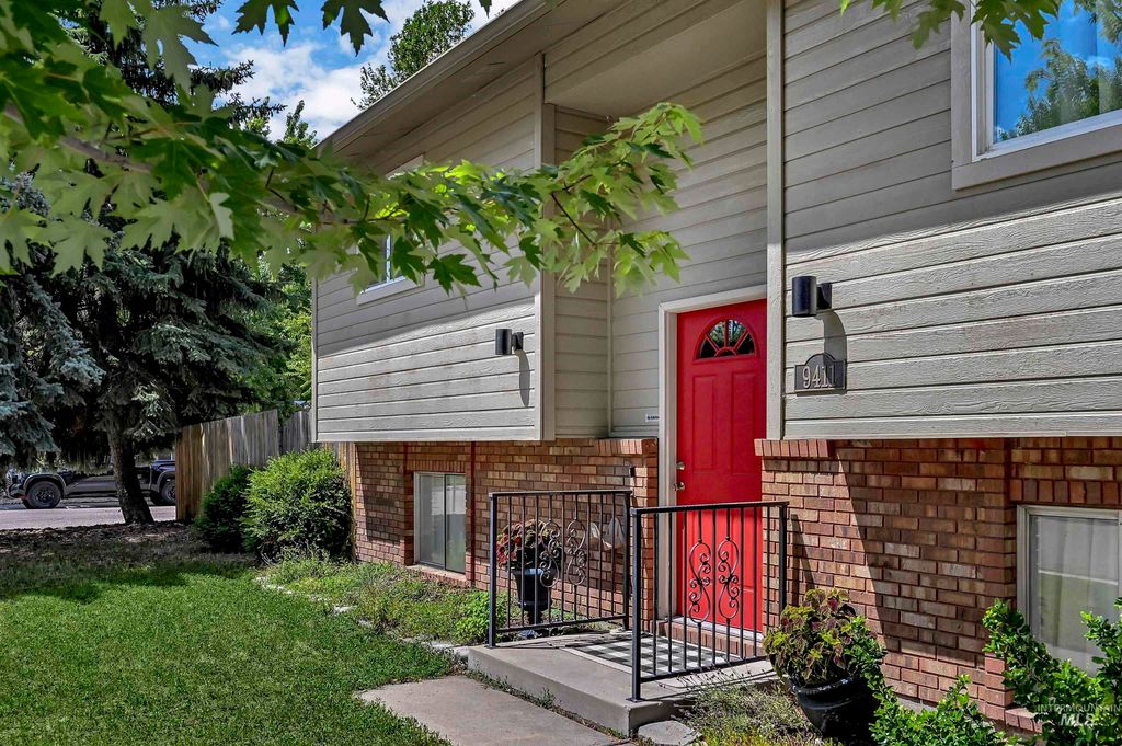 9411 W Linfield, Boise, ID 83704
