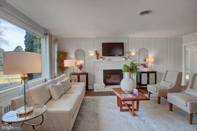 18807 CROFTON RD, Hagerstown, MD 21742