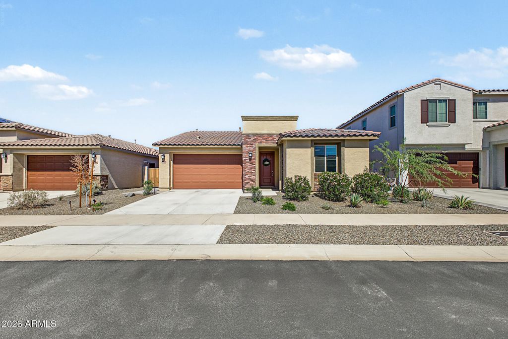 17868 W SAPIUM Way, Goodyear, AZ 85338