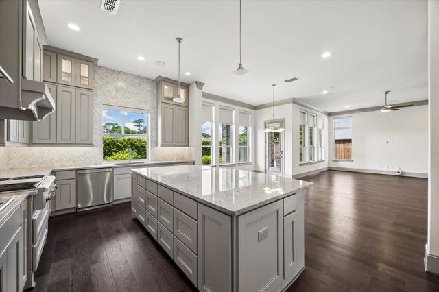 1734 Cornelius Trace Loop, Houston, TX 77055