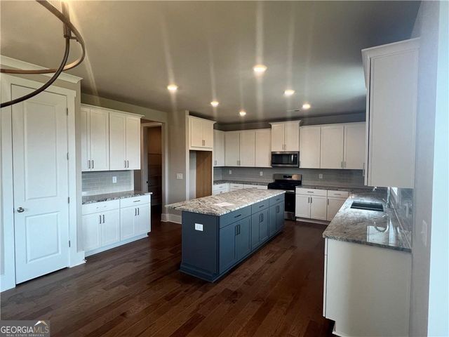 320 Willow Cove, Canton, GA 30114