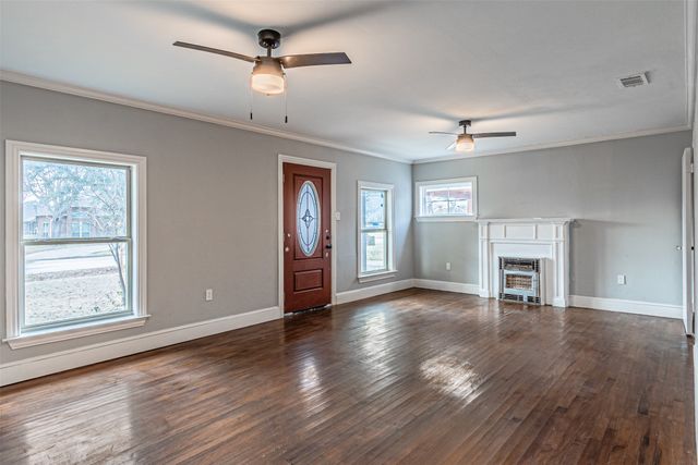 919 Canton Avenue, Wills Point, TX 75169