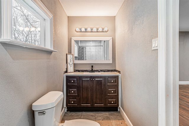 919 Canton Avenue, Wills Point, TX 75169