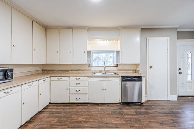 919 Canton Avenue, Wills Point, TX 75169