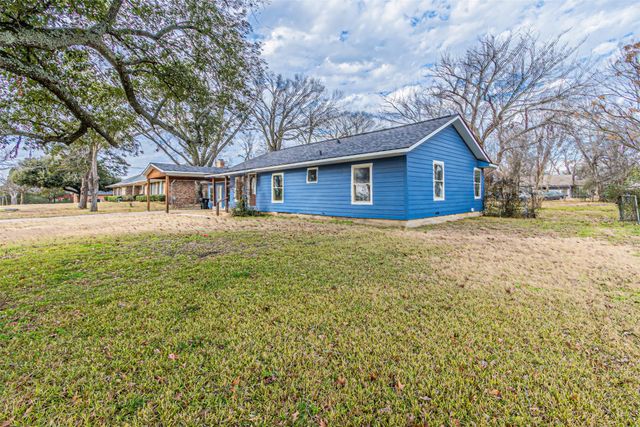 919 Canton Avenue, Wills Point, TX 75169