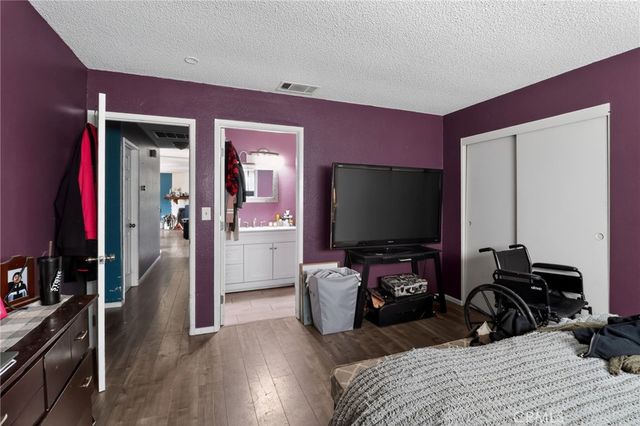 21985 Maumee Road, Apple Valley, CA 92308