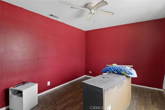 21985 Maumee Road, Apple Valley, CA 92308