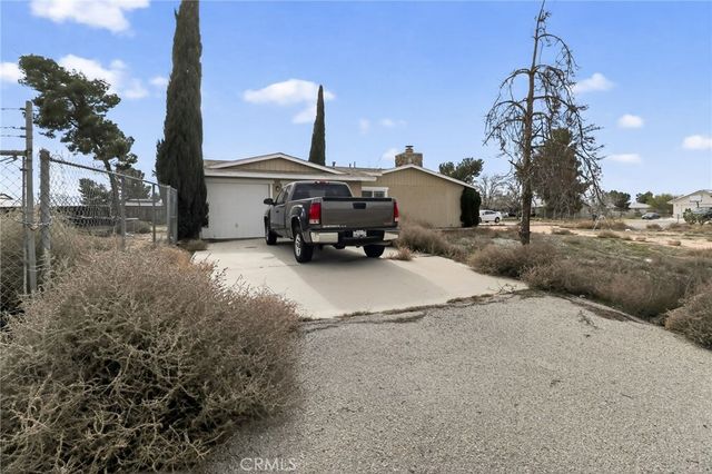 21985 Maumee Road, Apple Valley, CA 92308