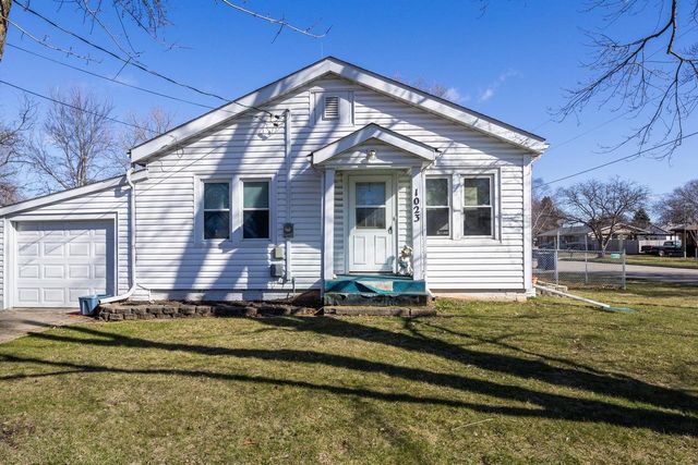 1023 Black Bridge Road, Janesville, WI 53545