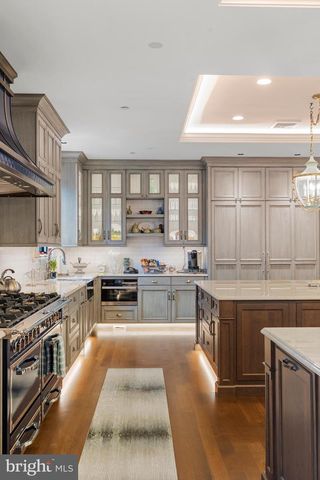 2801 RIVERTON, Cinnaminson, NJ 08077