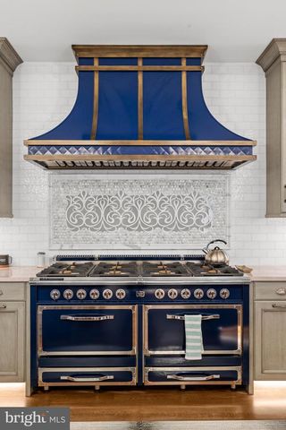 2801 RIVERTON, Cinnaminson, NJ 08077