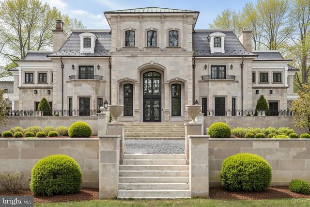 2801 RIVERTON, Cinnaminson, NJ 08077