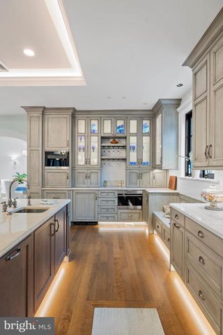 2801 RIVERTON, Cinnaminson, NJ 08077