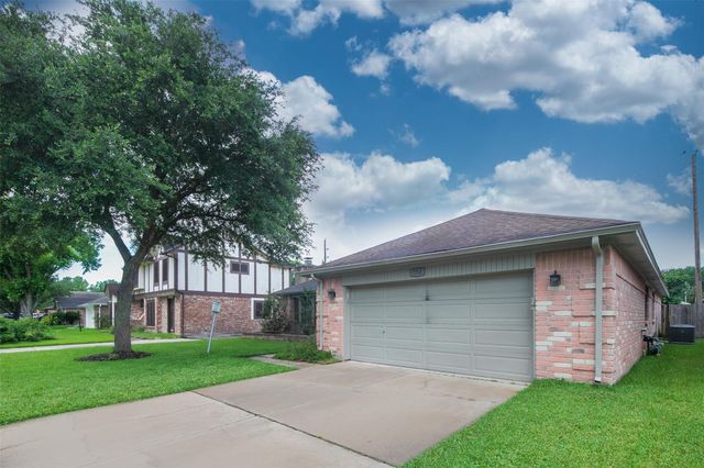 758 Rolling Mill Drive, Sugar Land, TX 77498