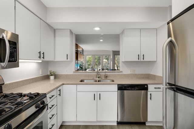 826 Summit Avenue, Minneapolis, MN 55403