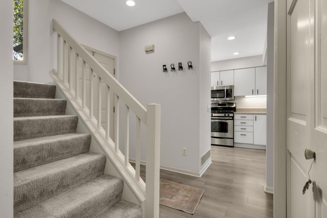 826 Summit Avenue, Minneapolis, MN 55403