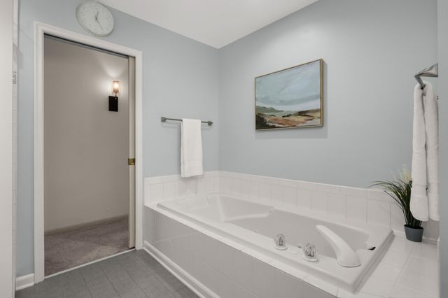 826 Summit Avenue, Minneapolis, MN 55403