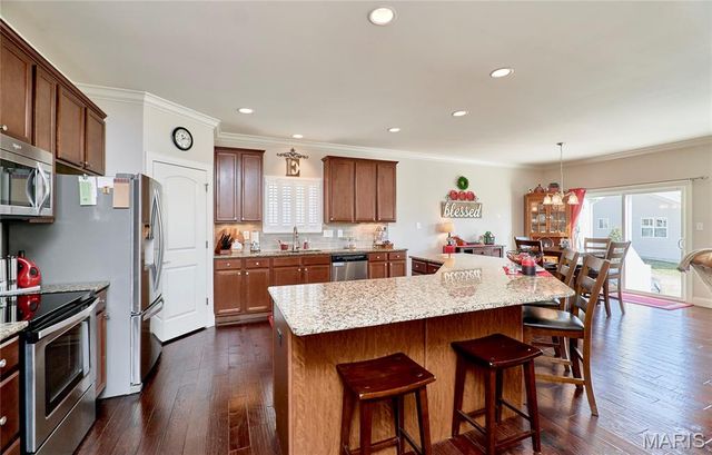 935 Ridgepointe Place Circle, Lake St Louis, MO 63367