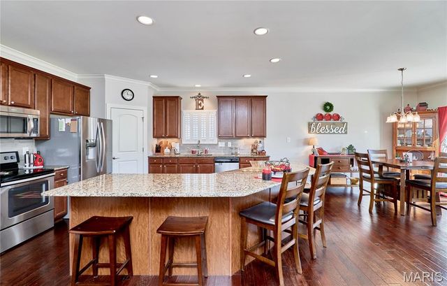 935 Ridgepointe Place Circle, Lake St Louis, MO 63367