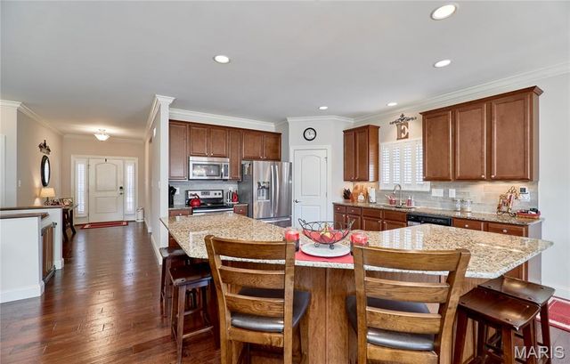 935 Ridgepointe Place Circle, Lake St Louis, MO 63367