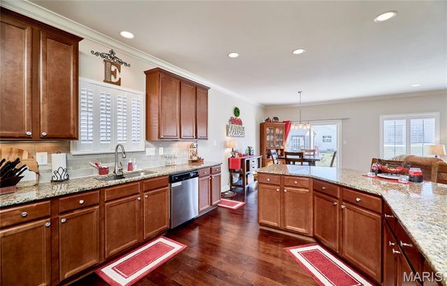 935 Ridgepointe Place Circle, Lake St Louis, MO 63367