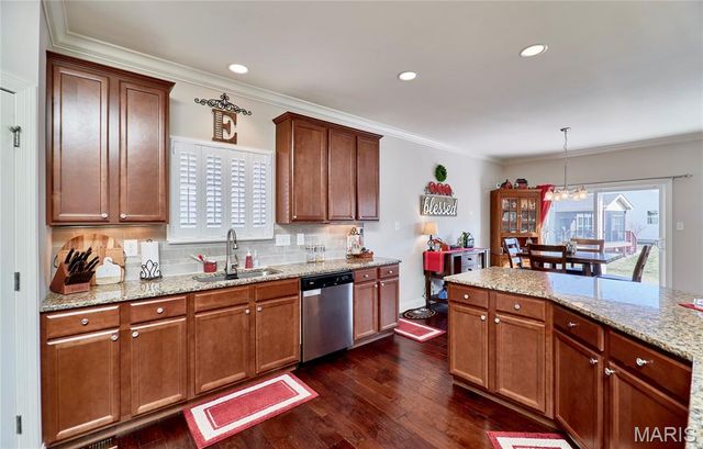 935 Ridgepointe Place Circle, Lake St Louis, MO 63367