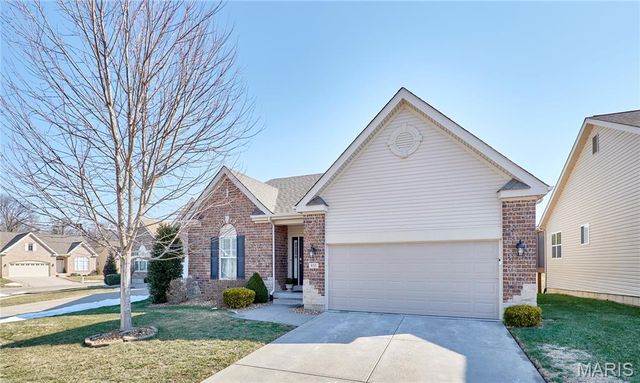 935 Ridgepointe Place Circle, Lake St Louis, MO 63367
