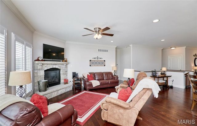 935 Ridgepointe Place Circle, Lake St Louis, MO 63367